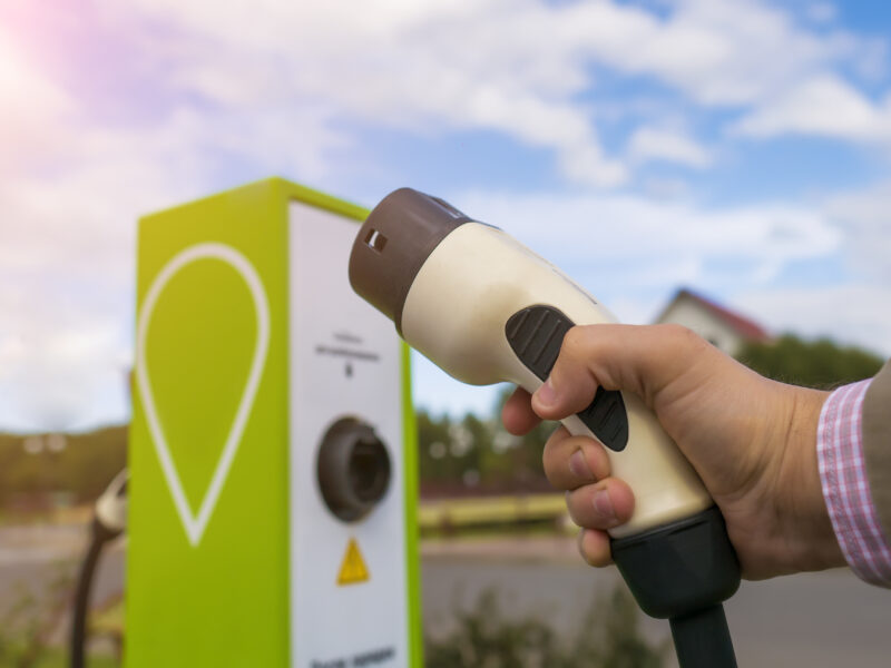 Vers une mobilité durable : Guide complet des bornes de recharge électrique