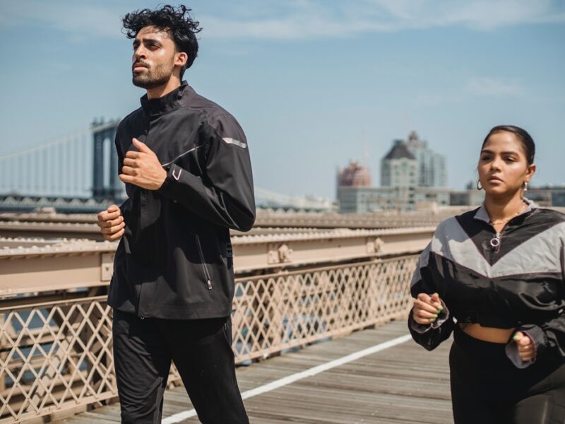 Créer une collection de cadeaux d’entreprise inspirée des tendances de la mode.