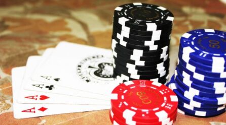 Poker : Un jeu de cartes ou un jeu d’argent ?