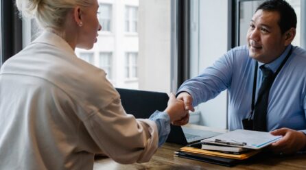 Les éléments clés à inclure dans un CV professionnel pour attirer les recruteurs