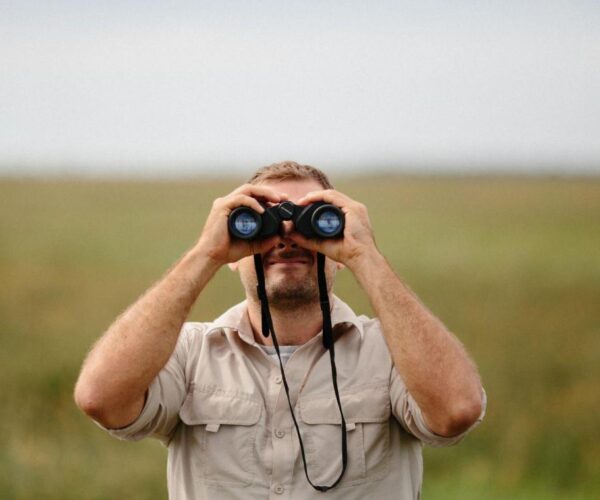 Jumelles de forte puissance : Un outil essentiel pour le camping