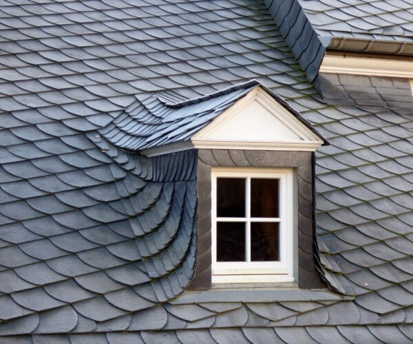 Les matériaux populaires pour les fenêtres de toit : avantages et inconvénients    