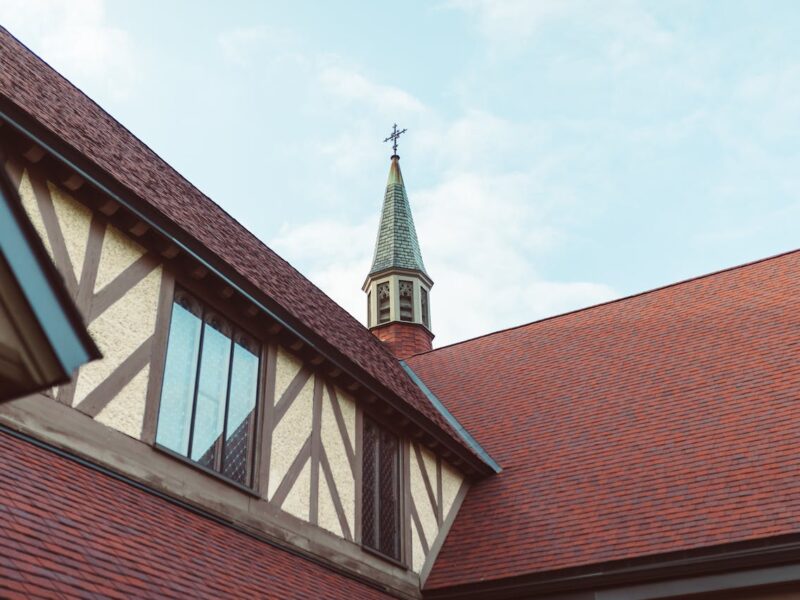 Les meilleures périodes de l’année pour entretenir vos gouttières