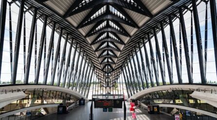 Navette aéroport Lyon : utiliser les transports publics et taxis