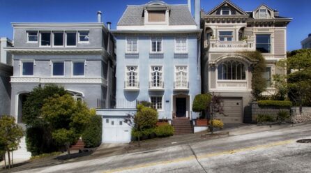 Ravalement de façade : définition, avantages et erreurs à éviter