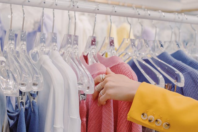 Vêtements garçon en gros : guide pour revendeurs et magasins