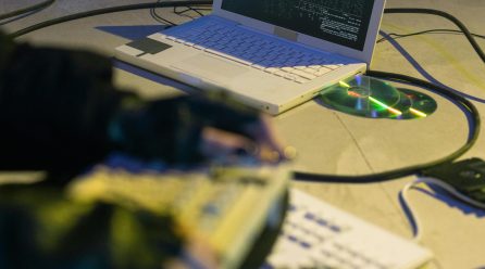 Apprendre le code en ligne : les avantages d’une formation entièrement numérique