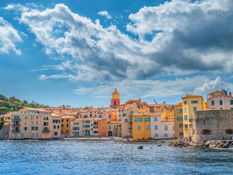 Immobilier de luxe à Saint-Tropez : investir dans un art de vivre